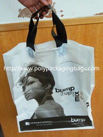 Saco plástico relativo à promoção com logotipo, sacola de empacotamento impressa do punho do PE