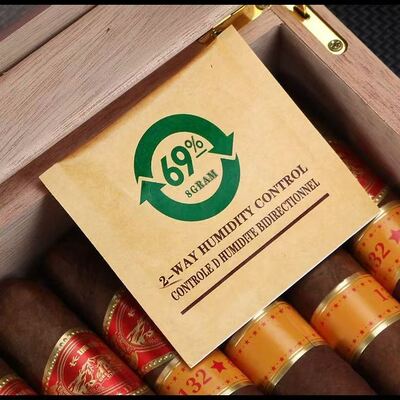 Bolsas de humidor de charutos de cor personalizada Opções de tamanho médio Equipadas com folha de umidade interna para garantir frescura e longevidade