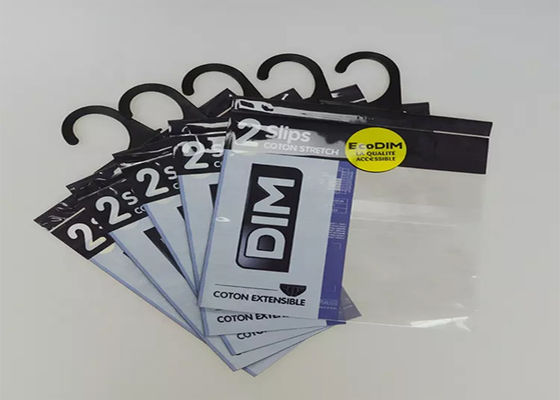 Sacos plásticos reciclados do gancho da roupa, saco poli do PE de OPP com gancho